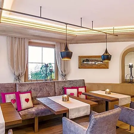 Haberl Hotel *